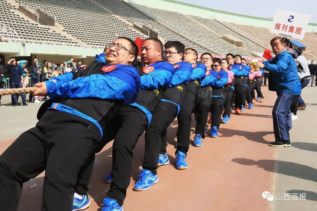 山西队凭借团结合作，轻松获胜！