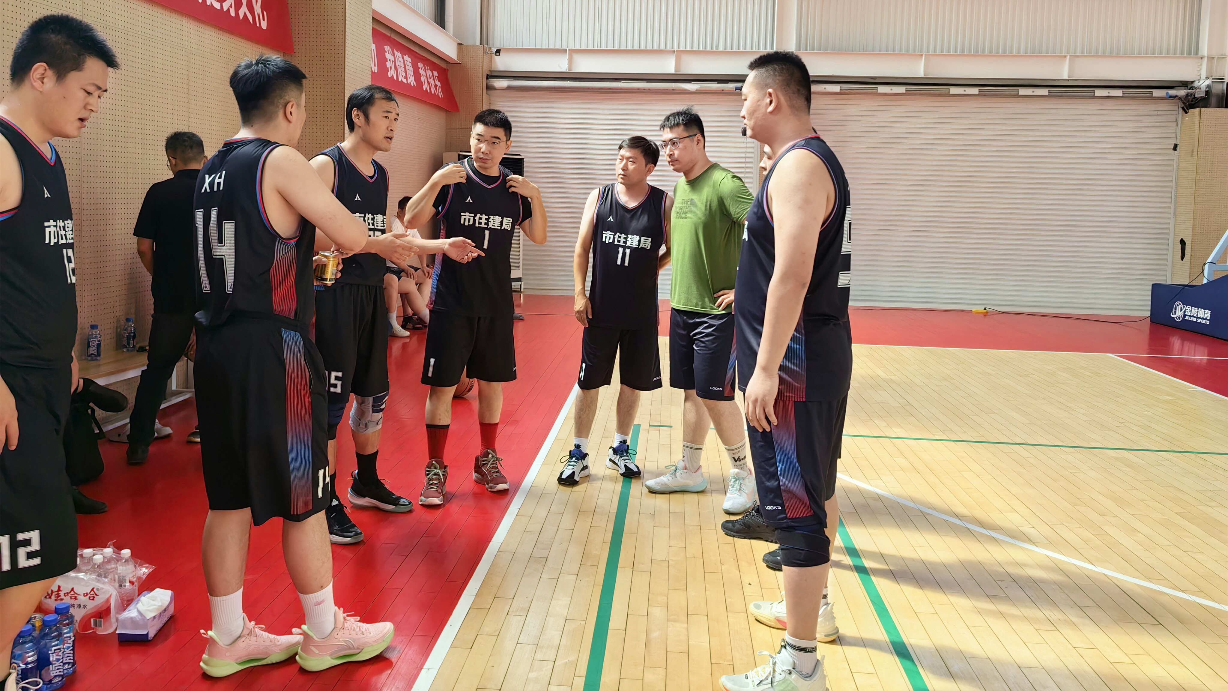 开云体育网站-关于河北男篮球员集体训练备战，团队合作精神显著提升的信息