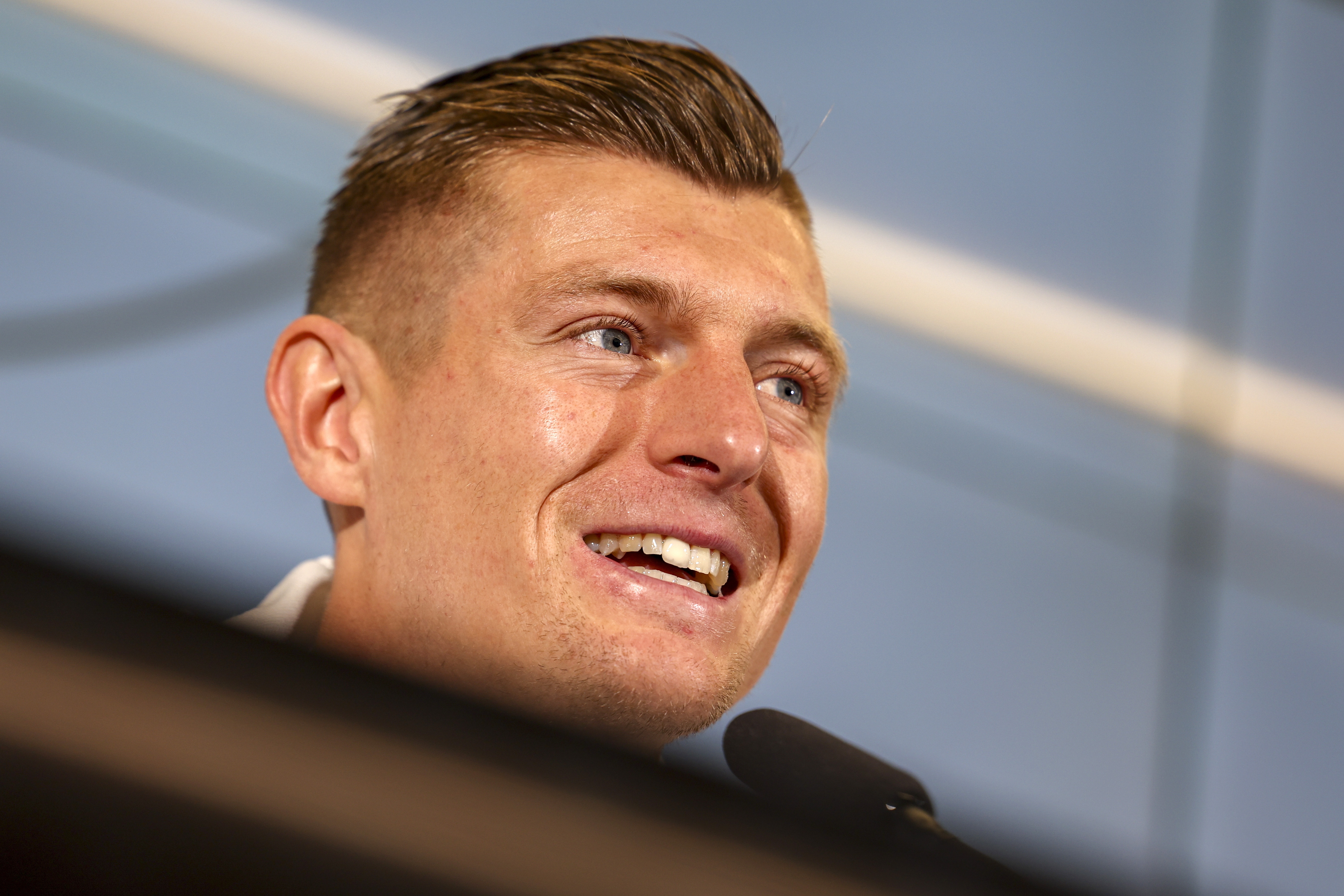 德国阵容变动，克罗斯发挥关键作用