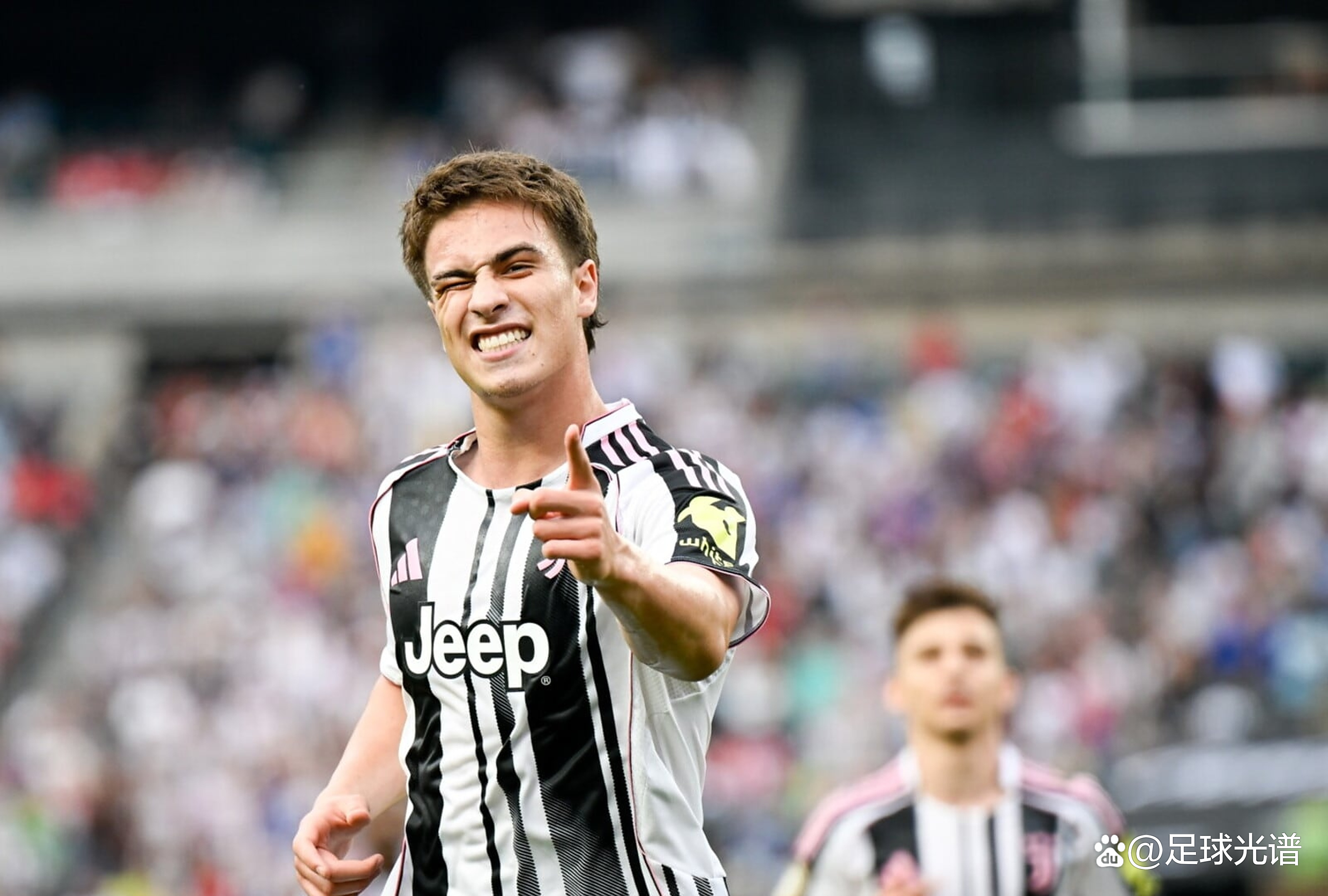 开云体育app下载-尤文图斯客场取得胜利，继续追赶领先者