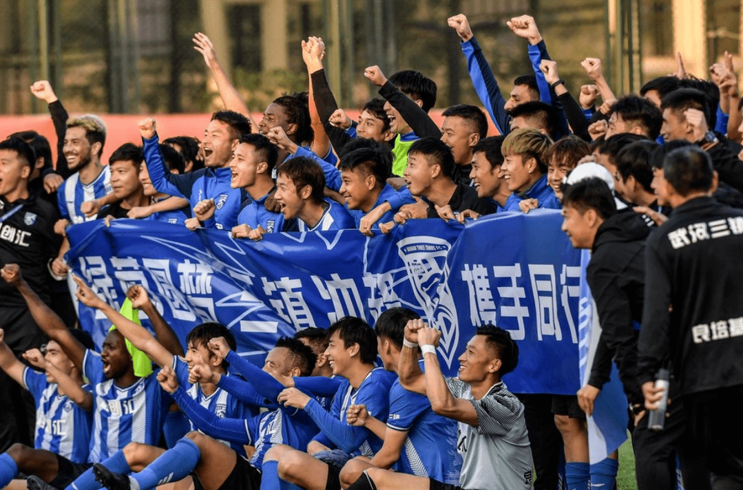 赛场彰显风采，中超联赛硝烟弥漫引人瞩目