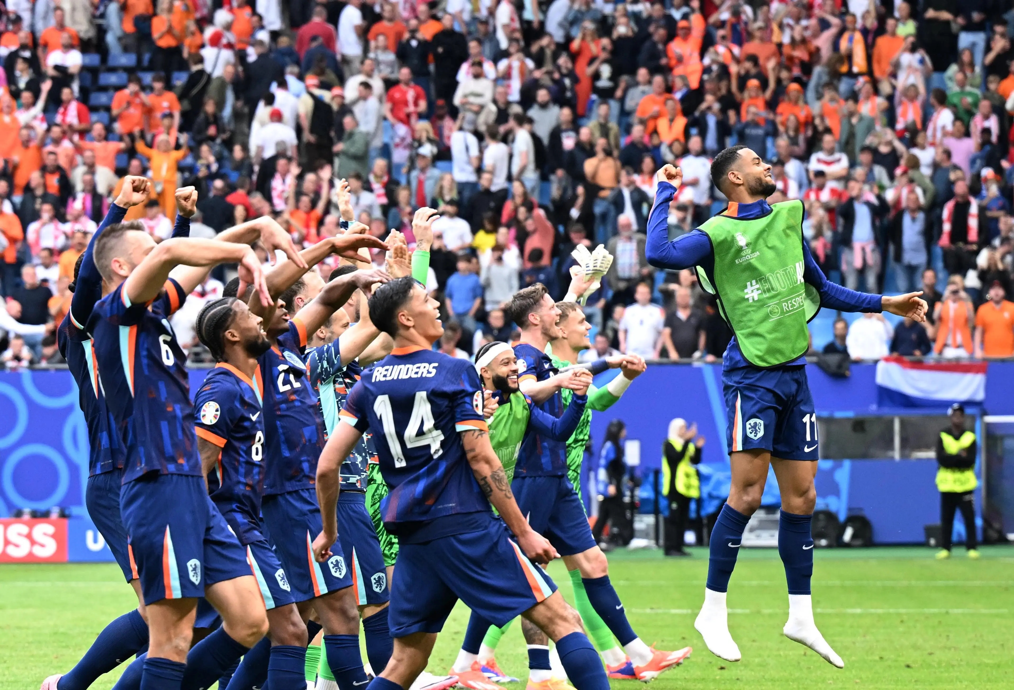 开云体育官网入口-欧洲杯资格赛中一场虐敌之战