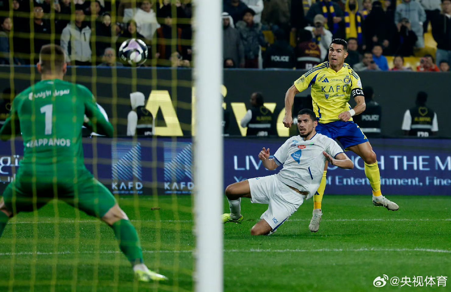 防守稳健,攻势犀利,打出完美比赛 防守稳健,攻势犀利,打出完美比赛